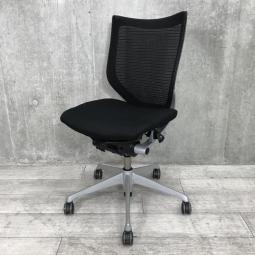 【大人気！メッシュのブラックチェア！】テレワークおすすめ大人気！バロン（Baron）チェア　シルバーフレーム　※座クッション　オカムラ製　【安定のブラック！】