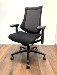 【2脚限定】【クレジット決済優先】人気/定番/オススメ　イトーキ（ITOKI）製　エフ（F）メッシュ　肘付ハイバック　可動肘　ブラック　オフィスバスターズ　梅田本店