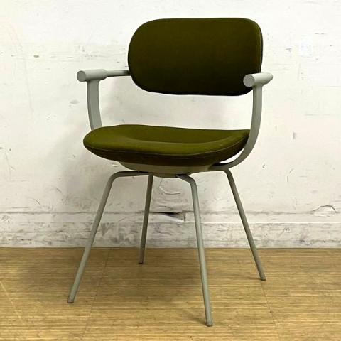 【2021年製】イトーキ　バーテブラ03　4本回転足・スチールタイプ　張地：fern（Knoll Textiles）　フレーム：ペールオリーブ　デザイン性の高いミーティングチェア【ABW】