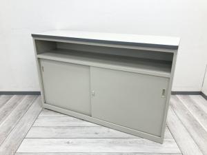1台のみ入荷！【売れてます！シンプルでリーズナブルなハイカウンター】■生興製　NSH-15UWW　■ハイカウンター　■横幅1500mm　■中棚＋引き違いタイプ　■鍵つき
〈岐阜・愛知・三重・静岡・福井〉