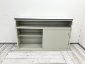 1台のみ入荷！【売れてます！シンプルでリーズナブルなハイカウンター】■生興製　NSH-12UWW　■ハイカウンター　■横幅1500mm　■中棚＋引き違いタイプ　■鍵つき
〈岐阜・愛知・三重・静岡・福井〉