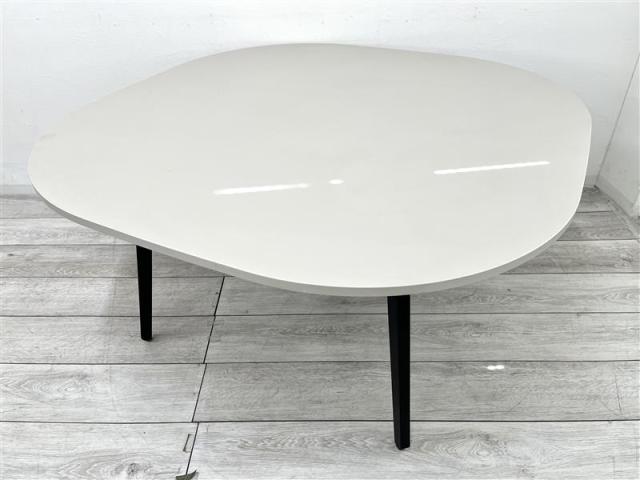 【定価20万円】【おしゃれな丸角のスクエアテーブル入荷】■内田洋行/レムナ　■ミーティングテーブル　■ホワイト