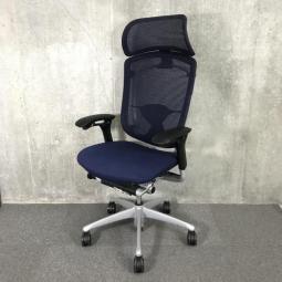 【在庫入替セール品！】☆在庫限り！人気のヘッドレスト付！■オカムラ　コンテッサチェア　可動肘付　ダークブルー　※背裏フレームに擦りキズ・塗装剥がれがあるためお安く！　■世界で認められた革新的タスクチェア！【人間工学に基づいた快適な座り心地！】【Okamura　Contessa】