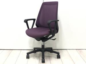 【理想的な作業姿勢で快適な座り心地！】■イトーキ　ノナチェア　肘付　プラムパープル　■座りやすくてコンパクト！肩回りが動かしやすい！【ITOKI　nona】★