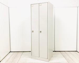 【スタンダードなデザインで使いやすい！】■イトーキ製　2人用ロッカー　■衣類や貴重品をしっかりと保管！