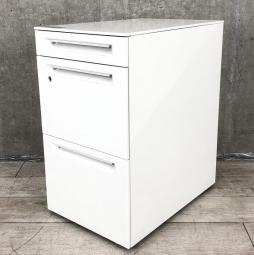 【フリーアドレスの必須品！収納とワークスペースの拡張にオススメ！】■オカムラ　 プロユニットシリーズ　3段ワゴン　ホワイト　　高さ：680mm(フリーアドレスにフィットします)【ハイワゴン】【Okamura　ProUnit】