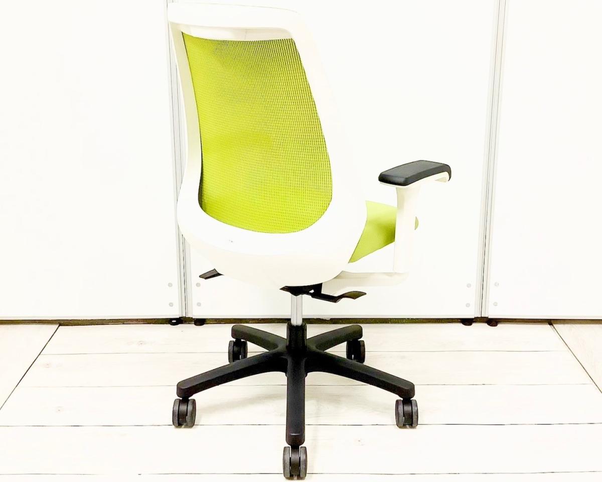 2018年製 イトーキ ノナチェア アジャスタブル肘付 美品 中古ノナ イトーキ⁄ITOKI 肘付ハイバックチェア 537522 - 中古