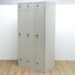 ★ニューグレー　W900xD515xH1790サイズ　ゆとりのある収納スペース！　衣類や個人の荷物の管理に！　3人用更衣ロッカー！！