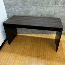 オカムラ製の平机/事務机【ソリストシリーズ】が入荷しました！　＊福岡市で中古オフィス家具をお探しなら、オフィスバスターズ福岡南店へ！
福岡市南区を拠点に、デスク・チェア・書庫・複合機など中古オフィス家具を一式ご提供。福岡市内のオフィス移転や起業、レイアウト変更もワンストップでサポートします。＊