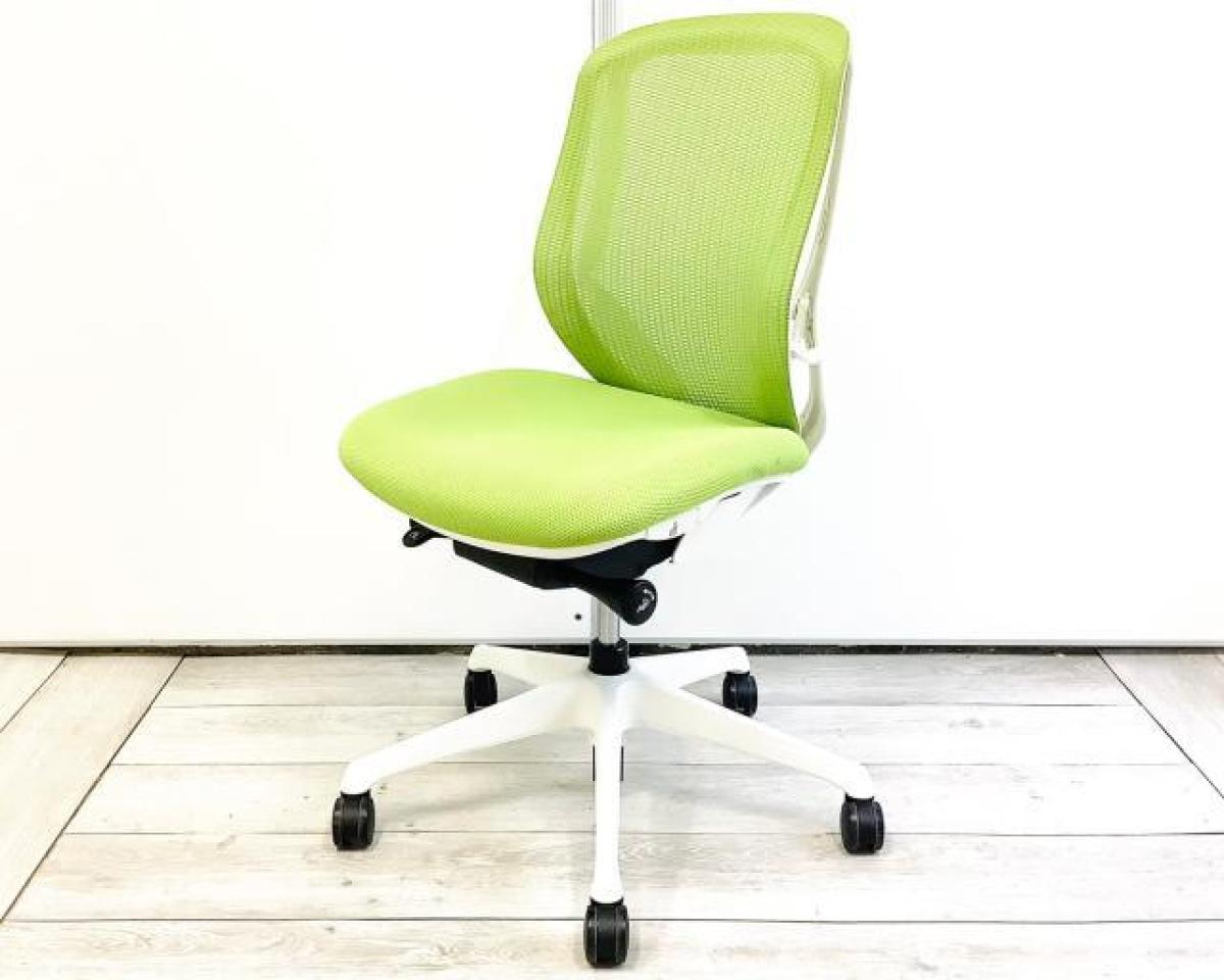 【ロット商品！】オカムラ　人気のシルフィーチェア　グリーン　肘無しローバック　在庫7脚　数揃います　おススメ　オフィスバスターズ心斎橋店
                        シルフィー
                                    中古
            