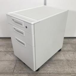 【ファイル収納の強い味方！デスクインで収納力をプラスする！】■プラス（PLUS）製　LAシリーズ　3段ワゴン　デスクインワゴン　■W400×D575×H610㎜　■シリンダー錠　■ホワイト
