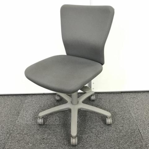 【中古】カロッツァチェア  オカムラ（okamura） 肘無ローバックチェア