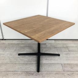 【リフレッシュスペースにオススメ！】■イトーキ（ITOKI）製　ノットワーク（knot Work）　四角テーブル　カフェ・ミーテイングテーブル　W900・H720㎜　■天板カラー：トリニティオーク（木目ブラウン）