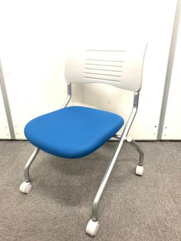 【西】【井上金庫製の折り畳みチェア】【井上金庫/ネスティングタイプ】が大量入荷しました！　＊福岡市で、中古オフィス用品・オフィス家具をお探しなら「オフィスバスターズ福岡南店」へ＊福岡でのオフィス用品一式ご手配可能！【福岡オフィス家具】【福岡中古家具】【中古事務什器】【中古チェア】【中古椅子】