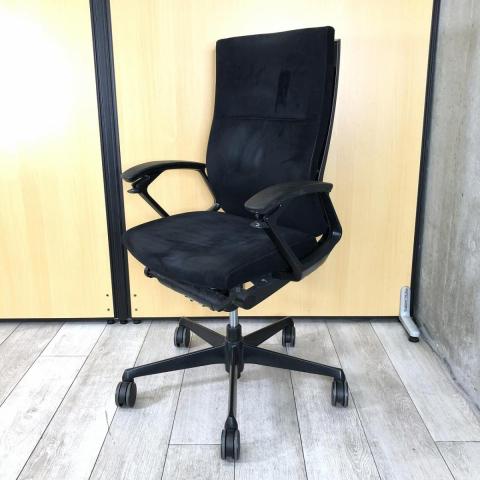 良品エグゼクティブチェアDuke（デューク）可動ヘッドレスト 肘付 革張オカムラ オカムラ（okamura） デュークチェア(Duke) 一覧 - 中古オフィス