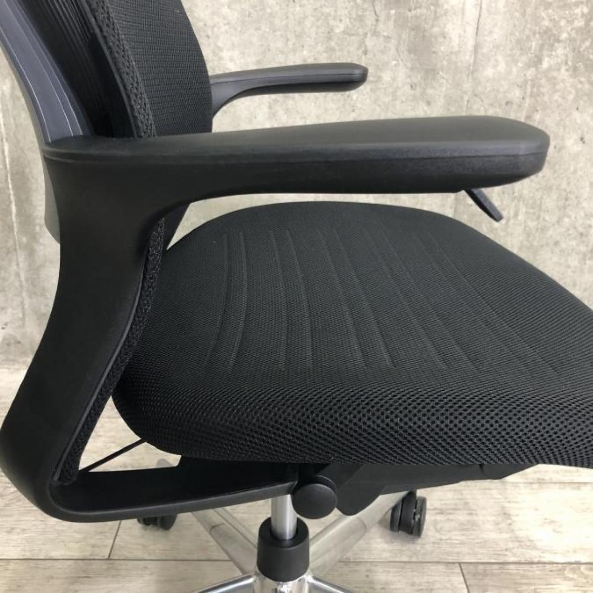 【中古】M4 アルミ CRS-G2201B コクヨ/KOKUYO 肘付ハイバックチェア 538344 - 中古オフィス家具ならオフィスバスターズ