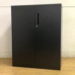 【在庫入替セール】コクヨ　エディアシリーズ　両開き扉（観音開き）　定番鍵付キャビネット　シリンダー錠　珍しいブラックカラー　木目天板付き　A4×3段分を収納可能