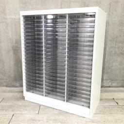 【西】近日入荷予定！！【書類や小物の整理に便利！】■イトーキ（ITOKI）製　シンラインシリーズ　クリスタルトレーキャビネット　■浅型タイプ　3列×21段　■ホワイト　天板付　【書類をスッキリ整理！】全在庫品から平均的な商品を選定して撮影しております。