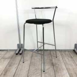 【ハイテーブルやカウンターに合わせて！リフレッシュスペースを演出！】■オカムラ（okamura）製　DZシリーズ　カウンターチェア　ハイチェア　キャスターなし　■ブラック【弊社使用欄：A01021098】