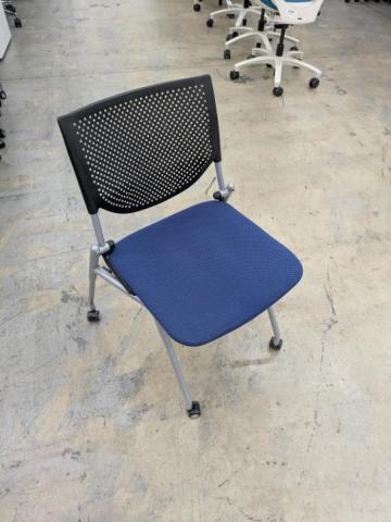 【中古】プロスタック 8140ZZ-FXN2 オカムラ（okamura） ネスティングチェア