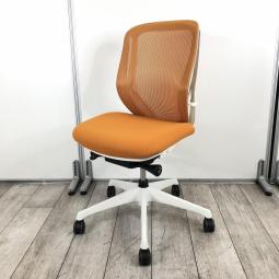 【前傾チルト機能付き】【オカムラ製品で最も人気を集める高機能メッシュチェア！】■オカムラ（okamura）製　シルフィ（Sylphy）チェア　肘無し　ローバック　背面メッシュ　■オレンジ×ホワイトシェル【弊社使用欄：A01029941】【KN】