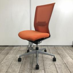 【訳アリ】【シャープなデザインの機能的なチェア！】■コクヨ（KOKUYO）製　フォスターカリノ（CARINO）　肘無し　ハイバックチェア　背面メッシュ　■ランバーサポート付き　■オレンジ×ブラックシェル　※シェル擦れあり