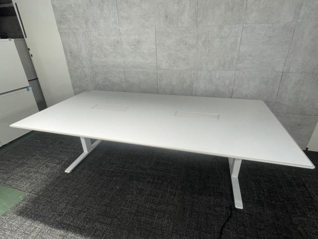 【レア商品】■オカムラ　■昇降テーブル　■swift　■ホワイト　■健康　■会議用にも　■福岡　中古　安い　特別価格