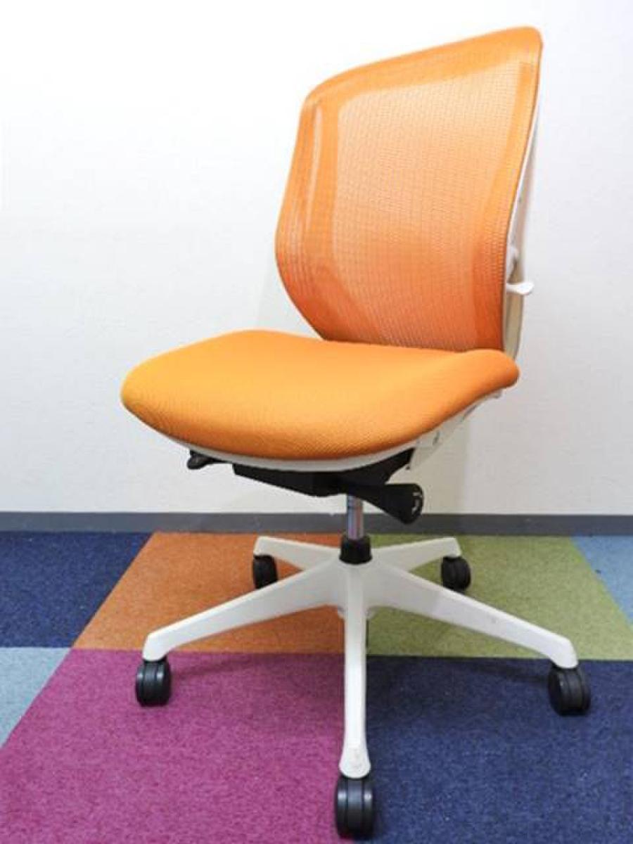 【包み込まれるような快適な座り心地！】■オカムラ　シルフィーチェア　オレンジ　ホワイトボディ　■背のカーブを変えられる！新感覚のオフィスシーティング！【Okamrua　Sylphy】
                        シルフィーメッシュ
                                    中古
            