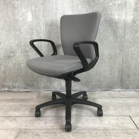 【中古】カロッツァチェア  オカムラ（okamura） 肘付ローバックチェア