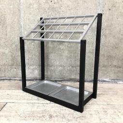 18名用の傘立てが入荷！コンパクトで使い勝手抜群！
アンブレラスタンド