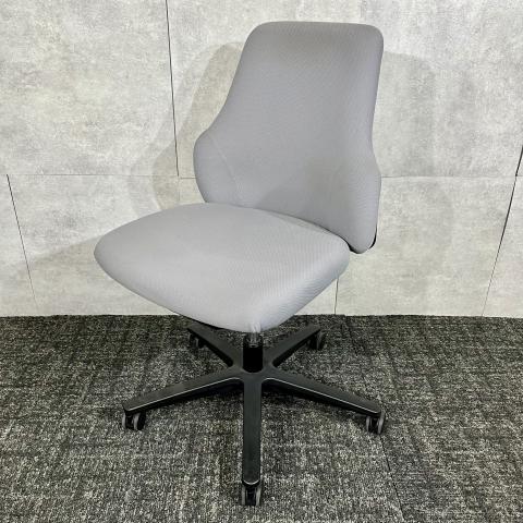 【中古】グーフォ  コクヨ（KOKUYO） 肘無ローバックチェア