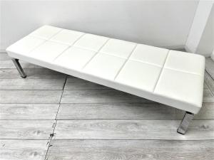 【定価約20万円以上】【清潔感のあるホワイトカラーに洗礼されたシンプルなデザイン！】■オカムラ/マルチモジュール　■ホワイト　■ベンチ　2～3人使用にお勧め。