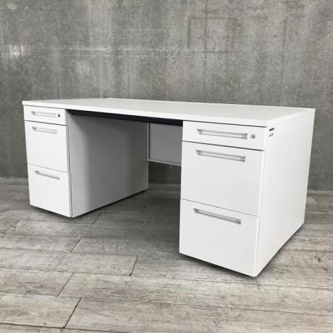 イトーキ　CZR　両袖机　W1600のゆったり使える仕様　ホワイト　鍵付き（シリンダー錠）　片側でA4×2段＋ペントレー引出し　センター引出しもついて大容量【愛知・名古屋・豊田・静岡・浜松】
