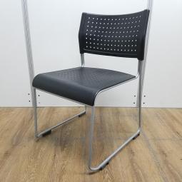 【在庫入替セール】【40脚大量入荷】【重ねて保管してスペースの有効活用を！】■アイリスチトセ（IRIS CHITOSE）製　ライタスシリーズ　スタッキングチェア　■座面/背面樹脂タイプ　■ブラック　■連結パーツ付き【T8】