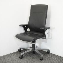【外部倉庫在庫品】■ウィルクハーン (wilkhahn)　 オンチェア (ON) 　肘付ハイバック　■レザー　■可動肘　■ブラック　【T1】【世界初三次元シンクロメカニズム！人間工学+運動学に基づくチェアの新スタンダード！】