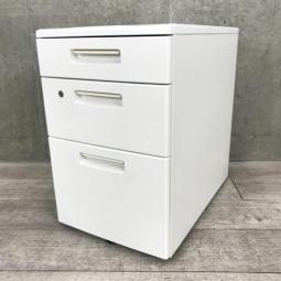【高品質で人気のKOKUYO製ワゴン！スタンダードなデザインで使いやすい！】■コクヨ(KOKUYO）製　BS＋シリーズ　3段ワゴン　デスクインワゴン　H610mm　■シリンダー錠　■ホワイト【弊社使用欄：A01022310】【ID】