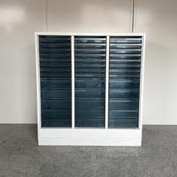 【書類・備品整理の必需品！使い勝手の良いクリトレが入荷！】■コクヨ（KOKUYO）　エディア（EDIA）　クリスタルトレー　■3列（浅型8個＋深型5個）　■ホワイト