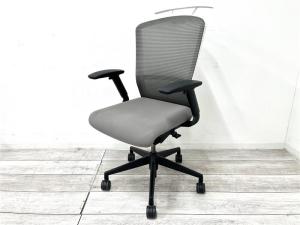 【定価約6万円】【洗練されたデザインで大人気！ワンランク上の座り心地】■ウチダ (UCHIDA)　エルフィ (ELFIE)　 ミドルバック肘付き　■可動肘　背面メッシュ　■ハンガー付　■グレー×ホワイトフレーム