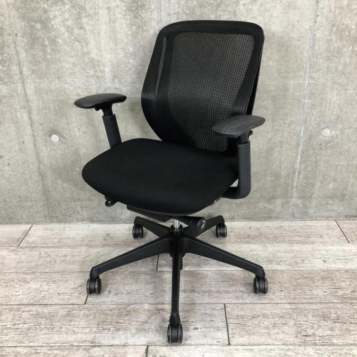 av　オカムラ　シルフィーチェア　ローバック　固定肘　前傾機能　メッシュ　中古品 中古】シルフィーメッシュ オカムラ/okamura 肘付ローバック