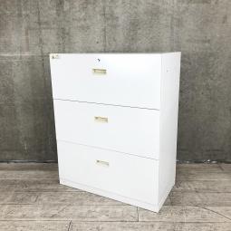 【A4ファイルも沢山収納可能!ホワイトカラーの人気シリーズ3段ラテラル書庫!】■ウチダ(UCHIDA)製 BEストレージシリーズ ローキャビネット 3段ラテラル書庫 ベース付き ■ホワイト ■シリンダー錠