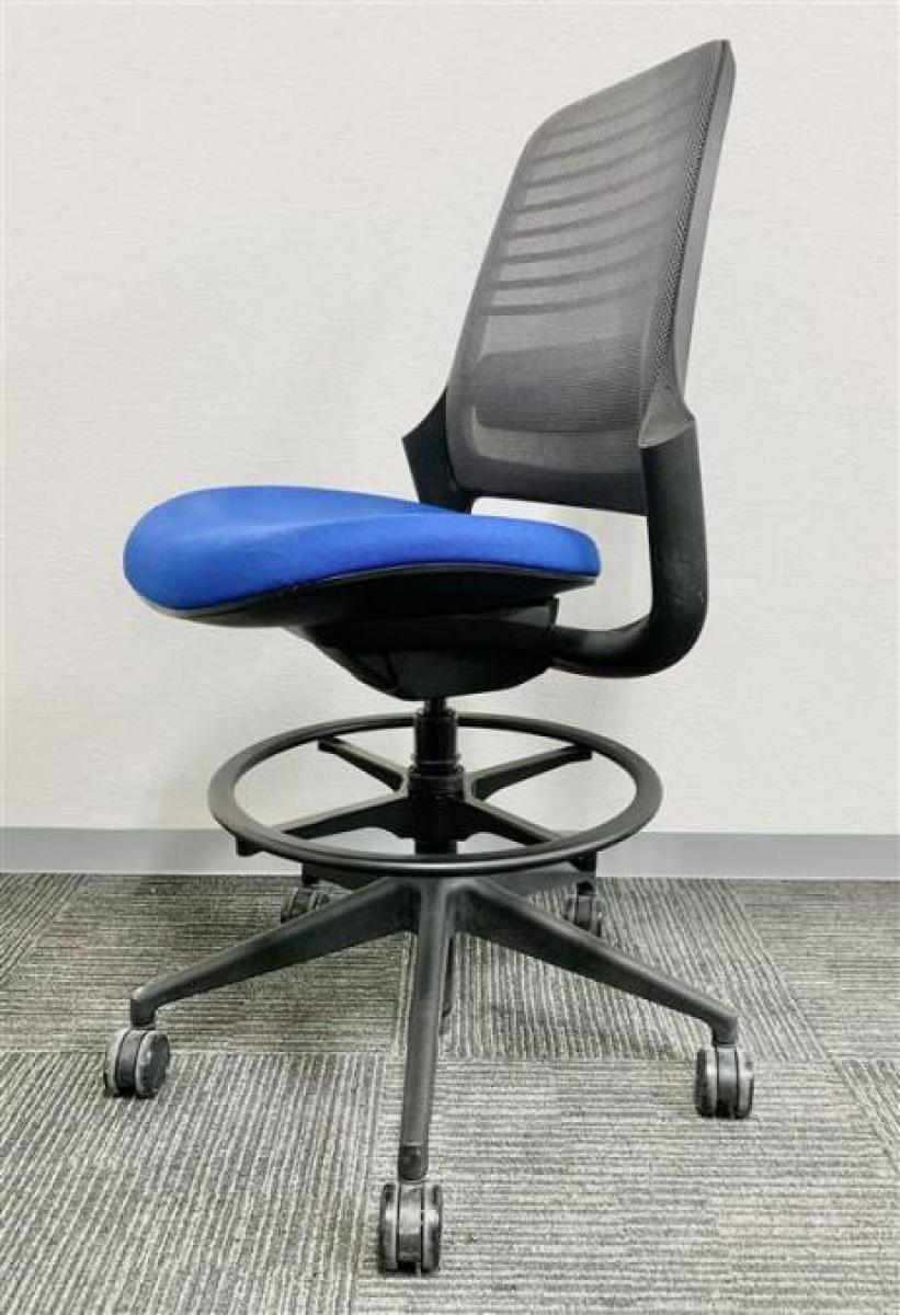 珍しいスチールケースハイチェアが入荷しました！【IB】
                        その他シリーズ
                                    中古
            