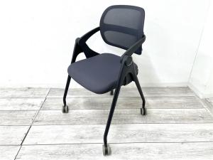 【定価約7万円】【スウィングメカ搭載によりスムーズな姿勢変更が可能！】■イナバ/swin(スウィン)　■肘無OAチェア　■ライトグリーン×ブラックフレーム　■前傾姿勢　後傾姿勢