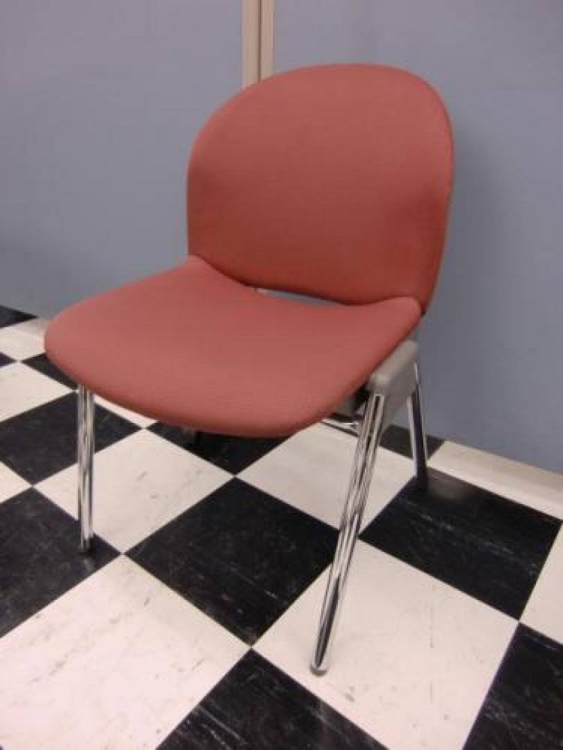 ■積み重ね可能■【残り2脚の為特価】コクヨ　肘無しバージョン　スタッキングチェア【会議チェア】
                                    中古
            