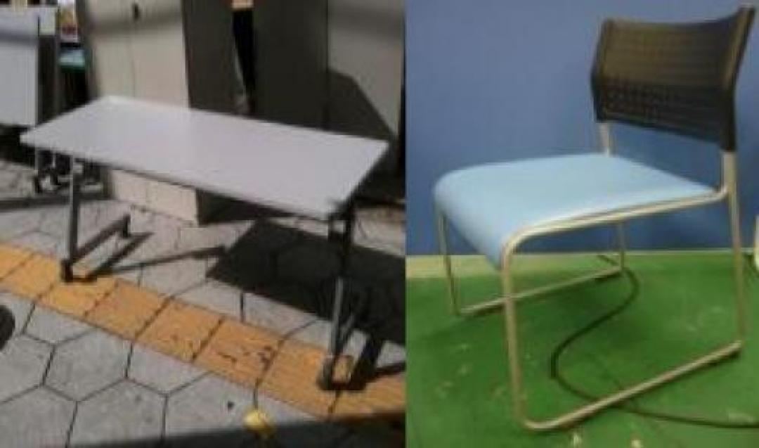 折りたたみテーブル＋青と黒のコントラストが目を惹くスタッキングチェア【会議チェア】
                                    中古
            