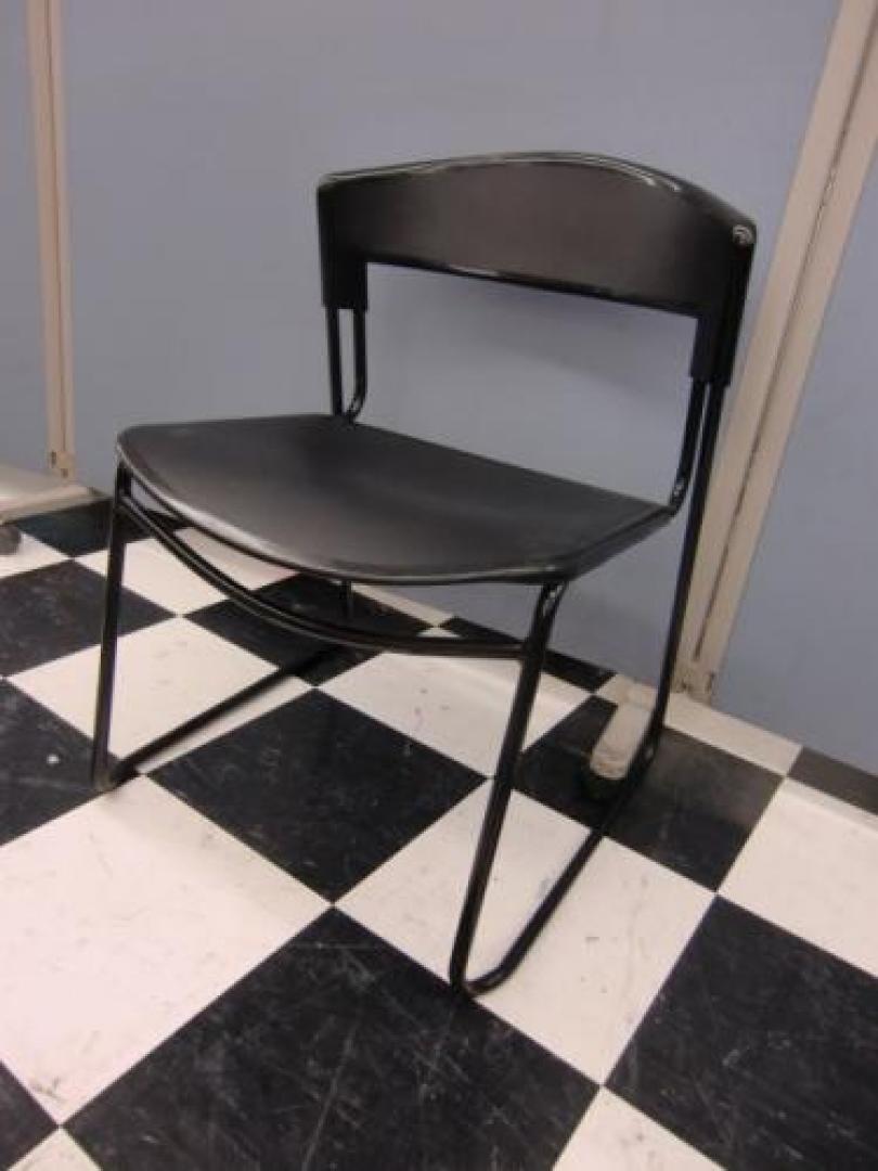 ■デザイン性有り■【中古稀少】スチールケース製　スタッキングチェア【会議チェア】
                                    中古
            