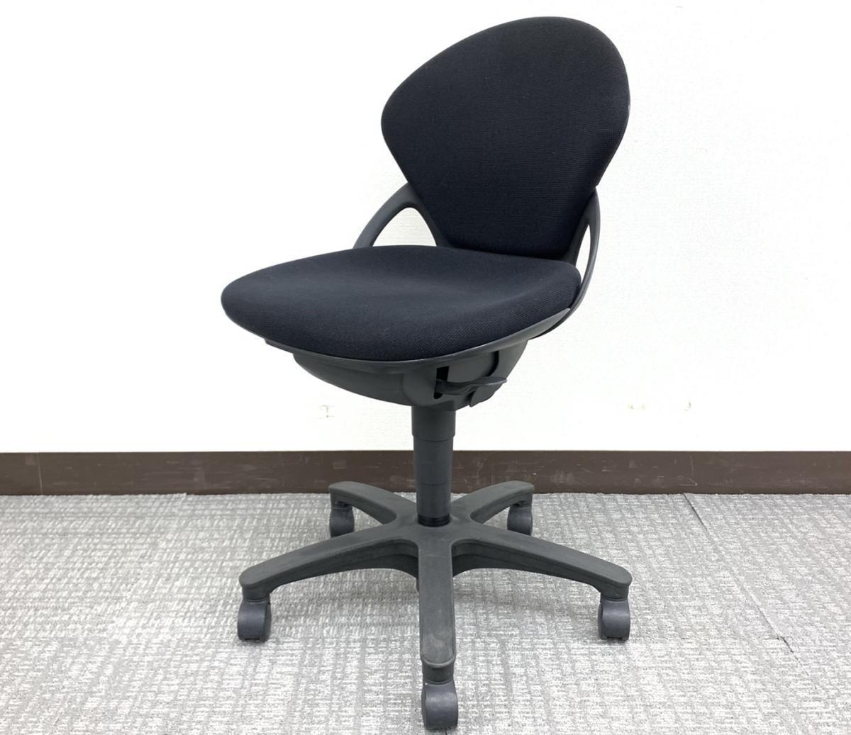 【在庫入替セール】【12脚限定】【オシャレなデザイン性のあるシンプルチェア！ローコストチェアで迷ったらコレ！イトーキが生んだロングセラー商品！】■イトーキ製　プレーゴ　肘無ローバックチェア　■ブラック【T8】
                        プレーゴチェア
                                    中古
            