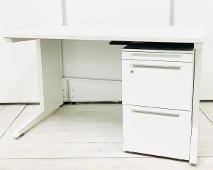 【ベーシックで使いやすい！スタンダードな幅1200㎜のオフィスデスク！】 ■ITOKI（イトーキ）製　CZRシリーズ　平机＋ワゴンセット　W1200×D700㎜　引き出し無し　■ホワイト　※ワゴンは在庫状況によって変動致します。