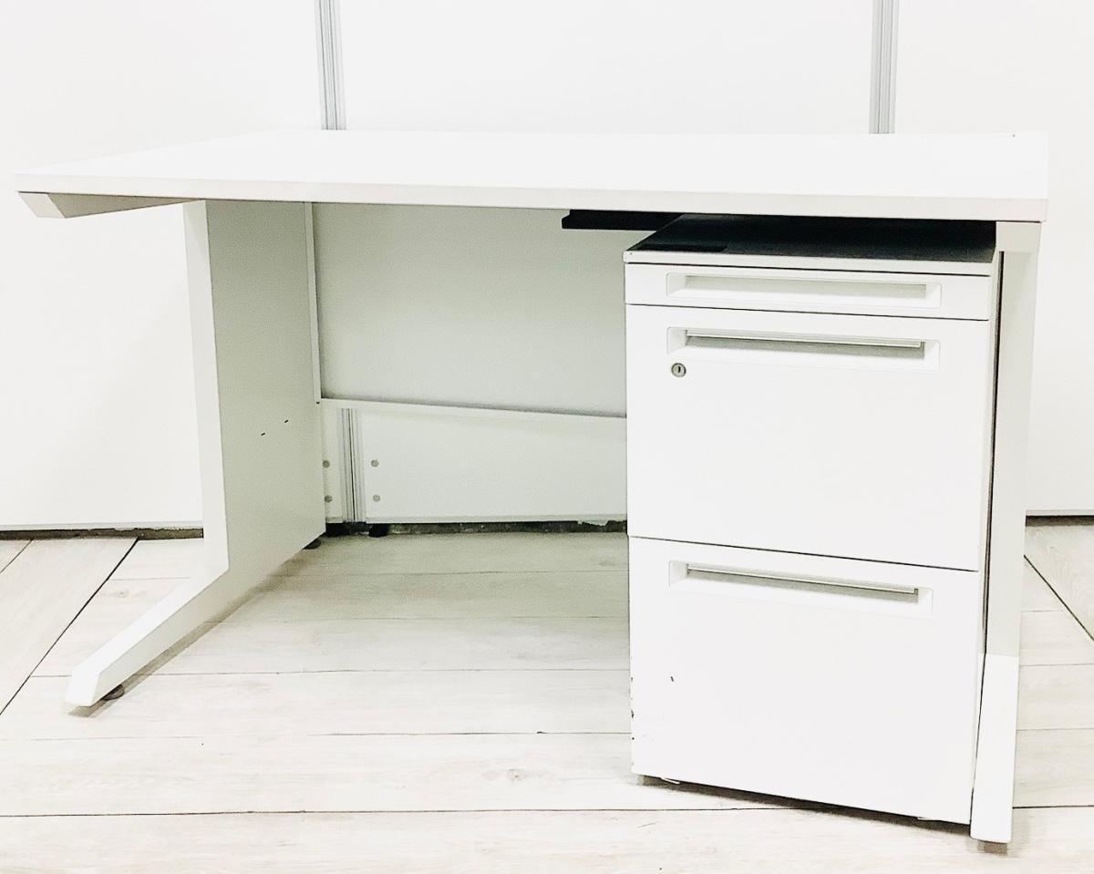 ベーシックで使いやすい！スタンダードな幅1200㎜のオフィスデスク！　
 ■イトーキ/CZR/ホワイト　平机＋ワゴンセット　引き出し無し　※ワゴンは在庫状況によって変動致します。
                        CZRデスク
                                    中古
            