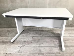 【博】【白の平机をお安く手に入れたい方必見!】◆コクヨ/ピクサ 揃い 高さ700mm ホワイト 博多 天神 オフィスバスターズ 中古 九州最大級【※サテライトは商談スペースのみの為、在庫は福岡の在庫を掲載しております。商品につきましてはお電話にてお問い合わせください】