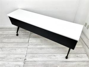 【定価約9万円】【3人用での使用にオススメ横幅1800ｍｍ奥行450ｍｍサイズのスタックテーブルの入荷です】■内田洋行製　パラグラフ　スタックテーブル ■ホワイト天板＋ブラック脚、幕板